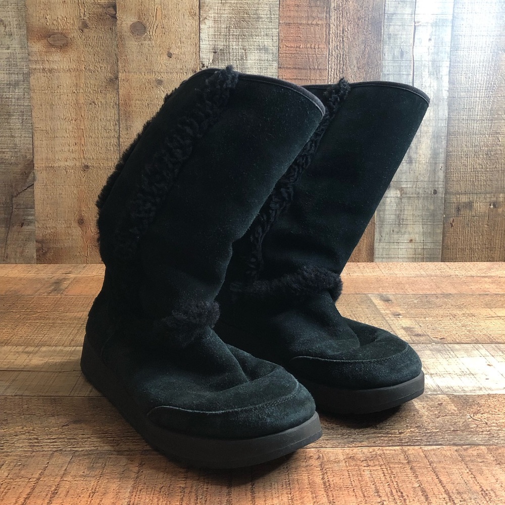UGG Sundance Black Suede Sheepskin Lined Waterproof Boots Women’s Size US 11